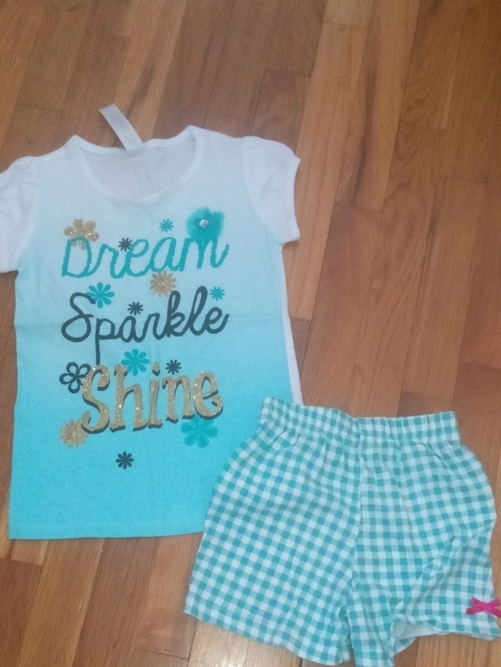 girl 6 sage green white shorts and design top glitter accent